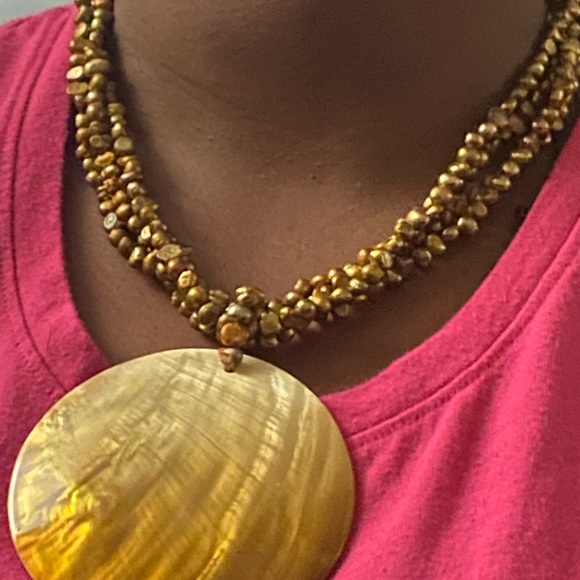 Elegant seashell beaded necklace - Picture 4 of 4